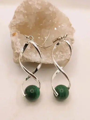 BOUCLES D'OREILLES EN MALACHITE TORSADEES