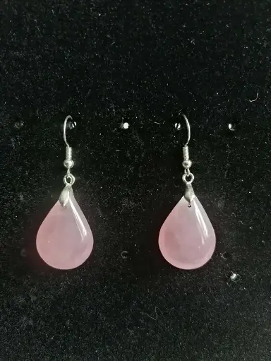 BOUCLE D'OREILLES EN GOUTTE DE QUARTZ ROSE